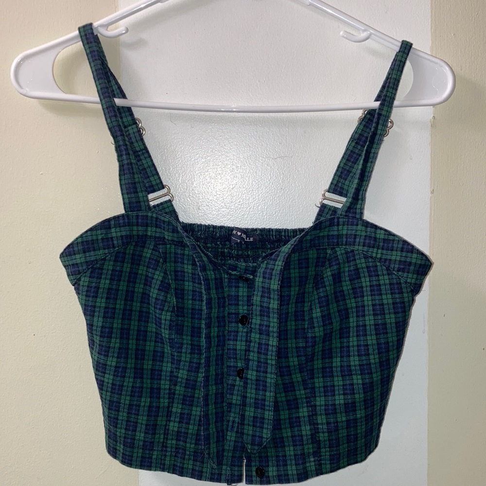 Brandy ❤️ Melville crop top